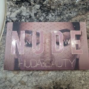 Huda Beauty Good Condition Pallet